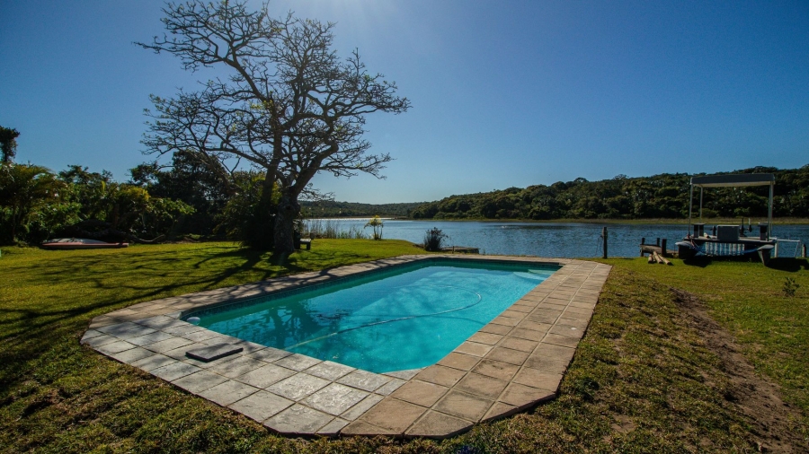 2 Bedroom Property for Sale in Bonza Bay Eastern Cape